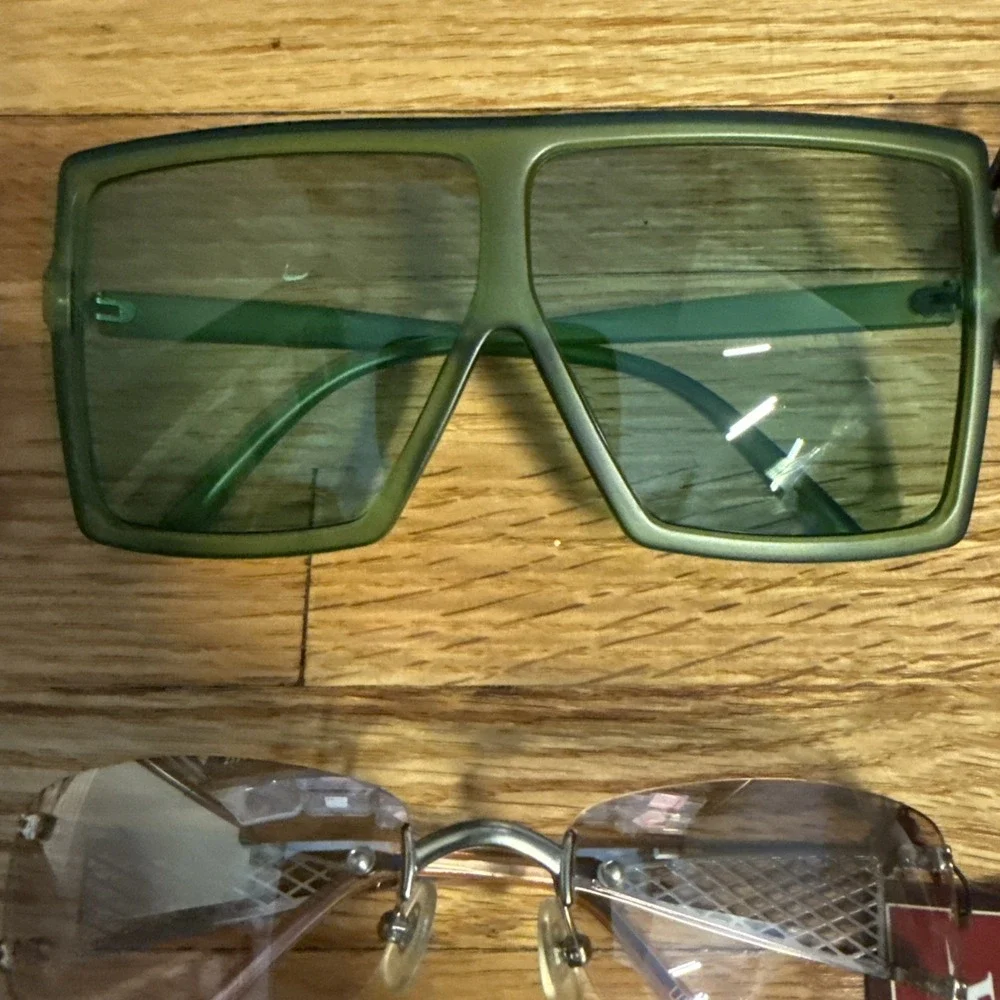 Sunglasses Lot 12 -NEW-Variety of Sunglasses: Resellers Dream! Men's/Women's HOT